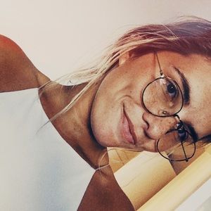 Meet your Posher, Caitlynn